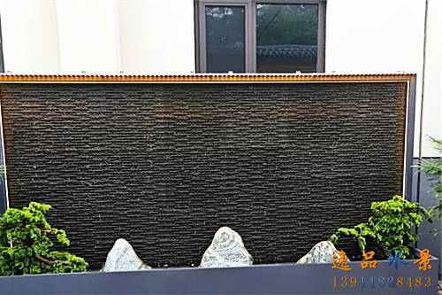 选择金属网水幕墙还是石材水幕墙，没有绝对的哪个更好，关键在于哪个更符合你